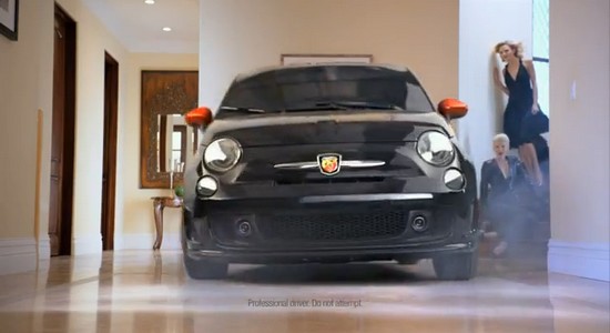 charlie sheen fiat abarth charlie sheen fiat abarth USA : Charlie Sheen fait la pub de la 500 Abarth!