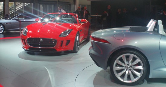 f type f type Mondial de lauto 2012 : Premières tribulations...